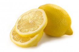 Yogurt e limone: maschera esfoliante e schiarente per il viso.
