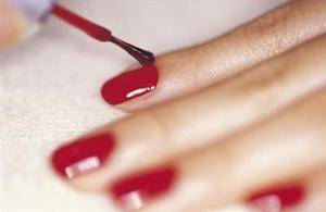 Come fare una manicure Shellac