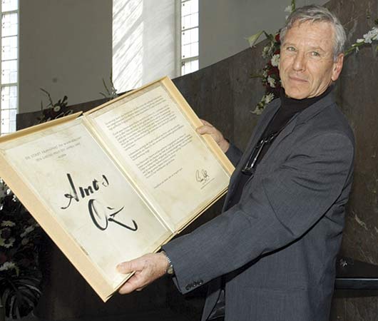 Chi è Amos Oz?