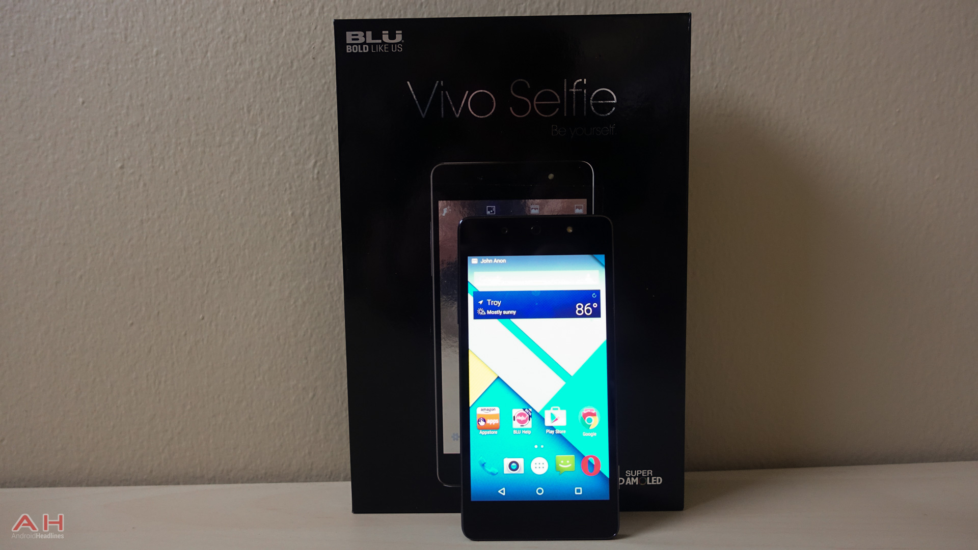 Caratteristiche smartphone BLU Selfie