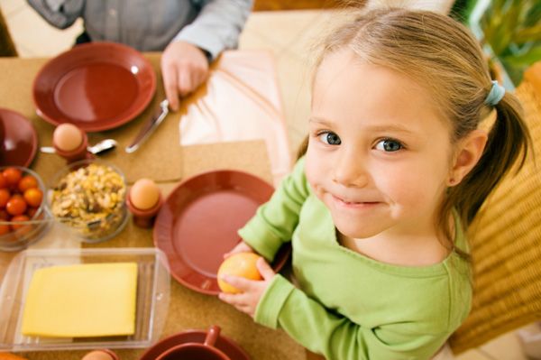 Come insegnare ai bambini a dire "grazie" e "per favore"