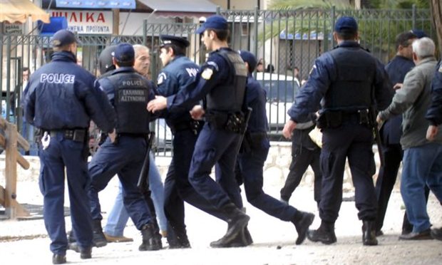 Grecia, arrestato ex commissario Alba Dorata