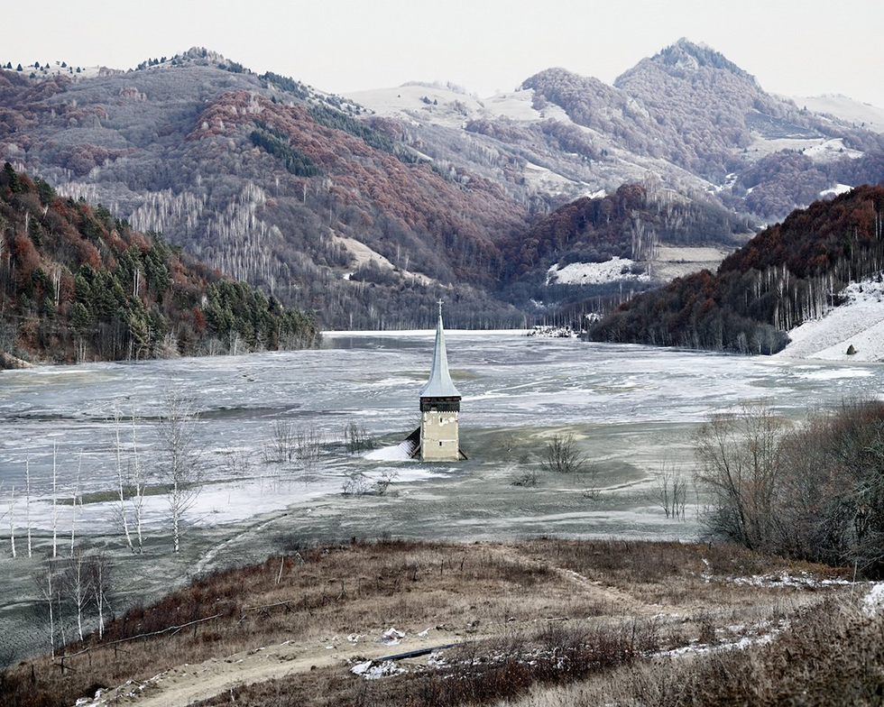 Geamana, il villaggio sotto il lago Geamana, il villaggio sotto il lago