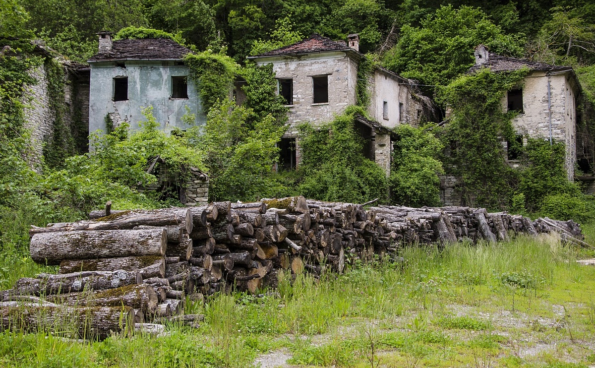 Il paese dove tutti i bambini piangono Il paese dove tutti i bambini piangono