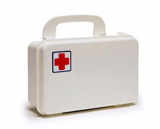 Cosa mettere nel beauty per emergenza in vacanza