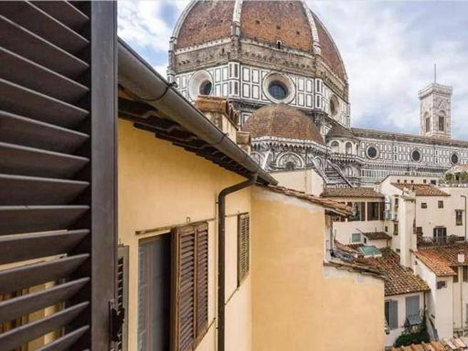 Quali sono i costi del servizio per i proprietari su Airbnb