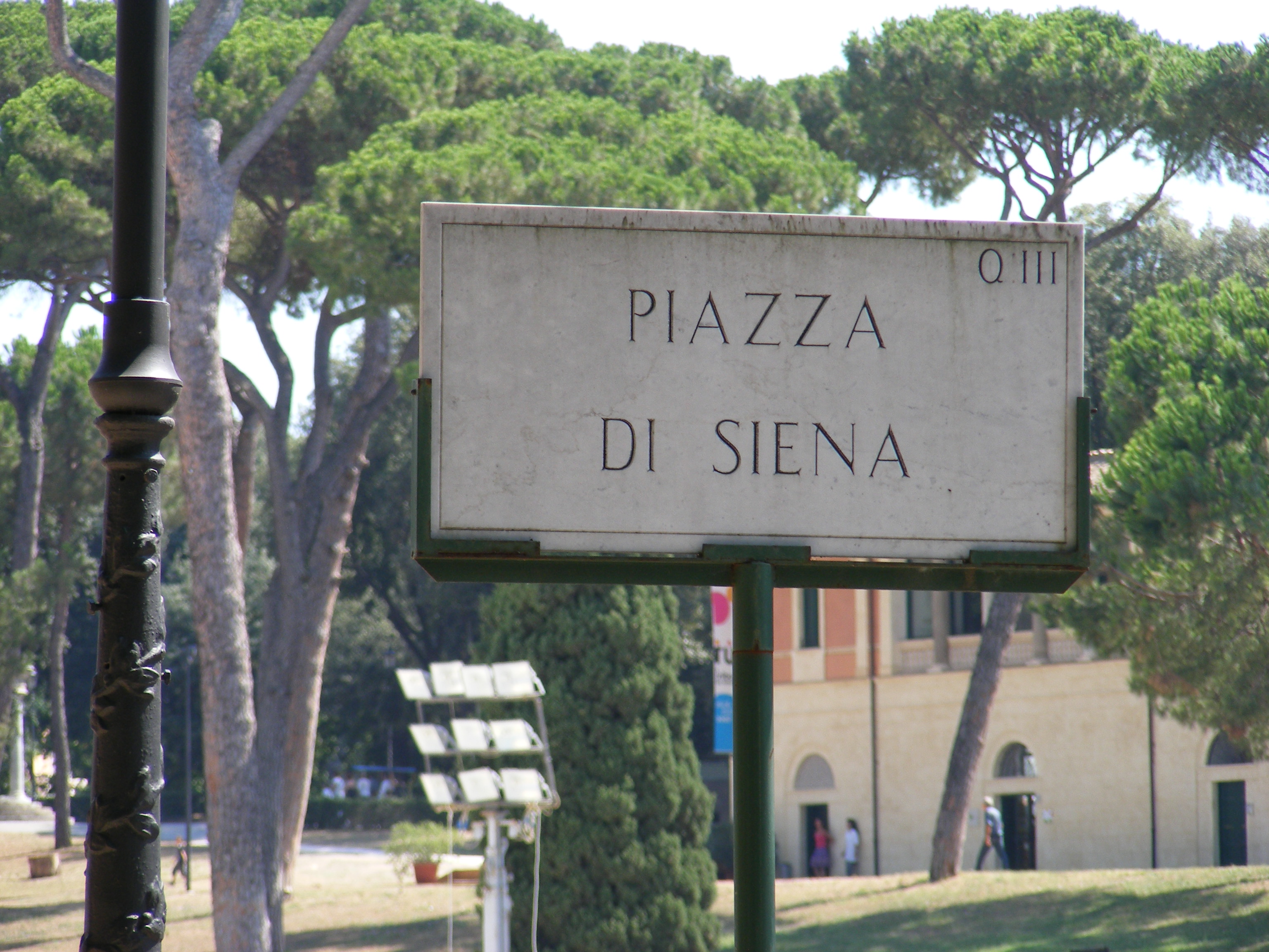 Come arrivare a Piazza di Siena Roma