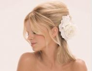 Acconciature per sposa dai capelli lunghi