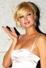 Paris Hilton negozi in Italia