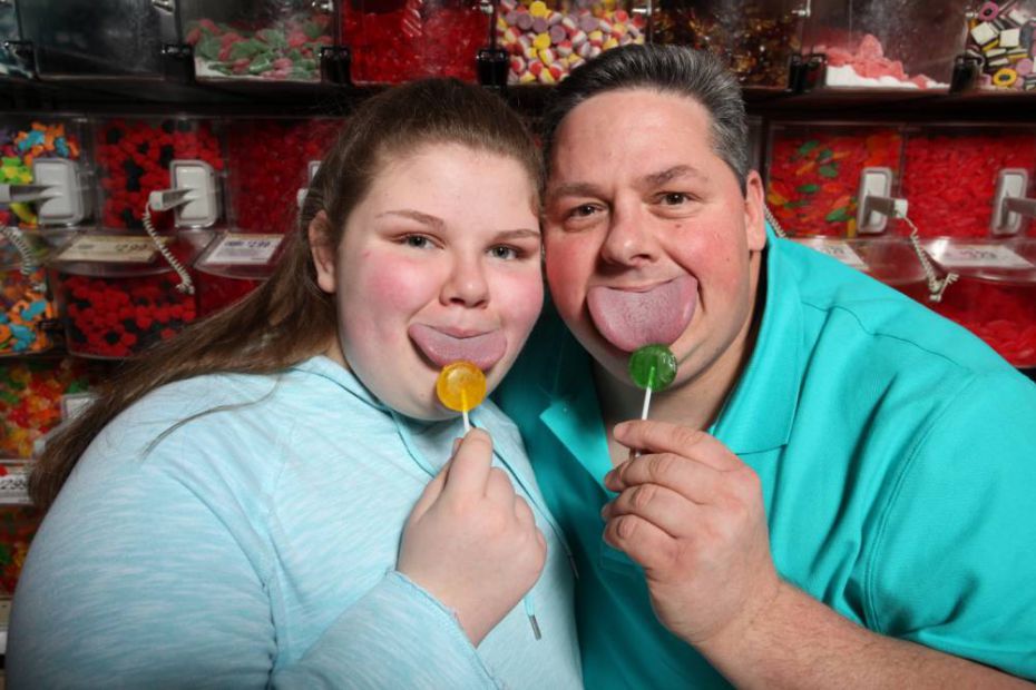 Padre e figlia da Guinness: le lingue più ampie del mondo