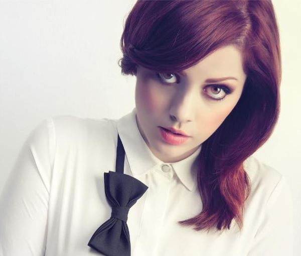 Testo canzone "Una finestra tra le stelle" Annalisa Sanremo 2015