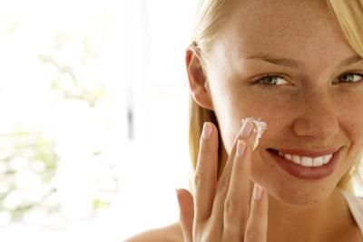 Come fare una maschera facciale per rassodare la pelle