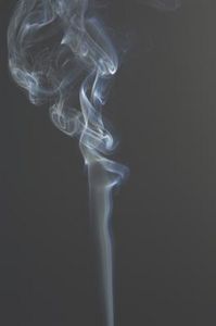 Come rimuovere la puzza di fumo