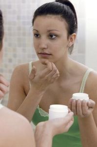 Come mantenere il viso idratato durante il giorno