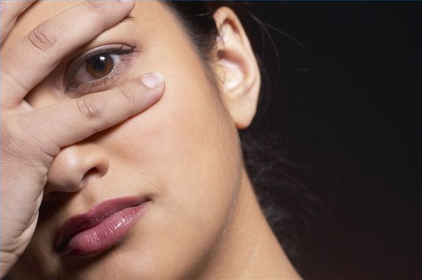 Come comprare una crema alla vitamina K per le occhiaie
