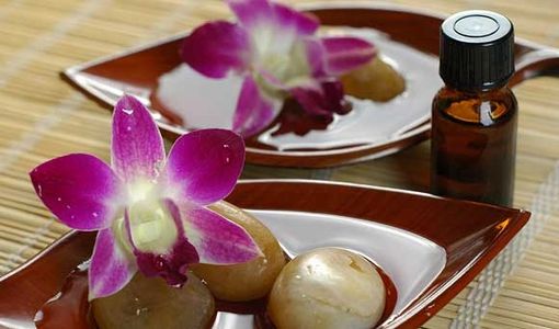 Come fare un olio aromaterapico per la sauna
