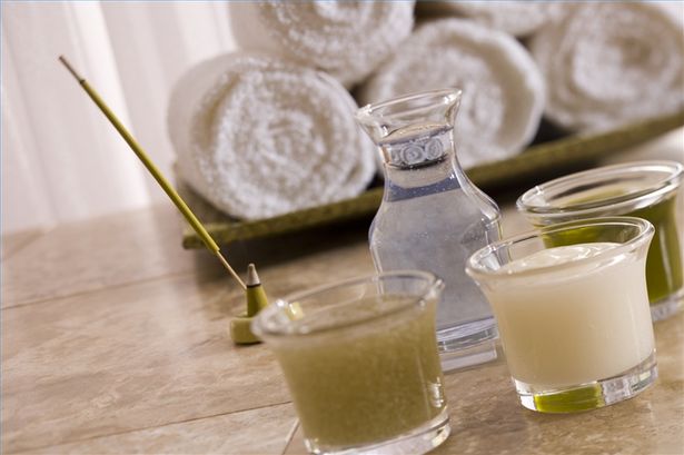 Come fare un prodotto naturale per rimuovere le occhiaie