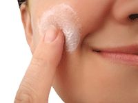 Come schiarire naturalmente le cicatrici dell'acne