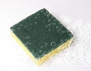 Per quanto tempo si può usare una spugna da cucina?