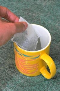 Come preparare una tazza di tè per i bambini