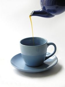 Come fare una tazza di tè per i bimbi