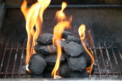 Come accendere il barbecue a carbone