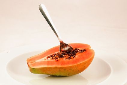 Come usare la papaya per alleviare i sintomi della costipazione