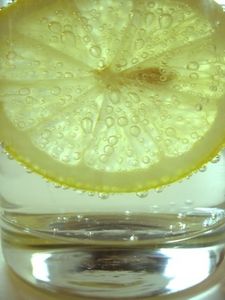 Problemi di salute dati dall'acqua frizzante
