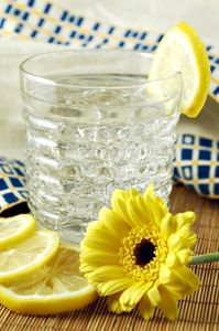 L'acqua e limone aiuta a perdere peso?