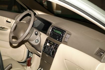Come recuperare un sedile in pelle dell’auto danneggiato dall’acqua