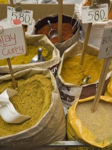 Quali spezie ci sono nel curry in polvere?