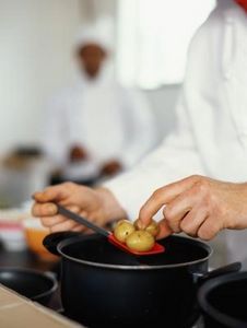Come dire se le patate sono morbide mentre le si fanno bollire