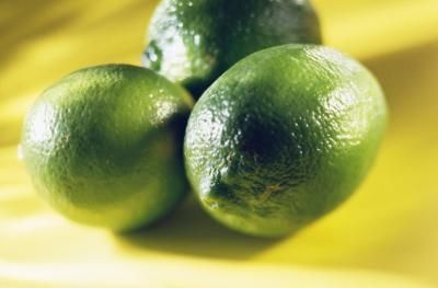 Come usare il lime nell'acqua invece del limone