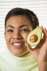Come ricavare a casa l'olio di avocado da un avocado fresco