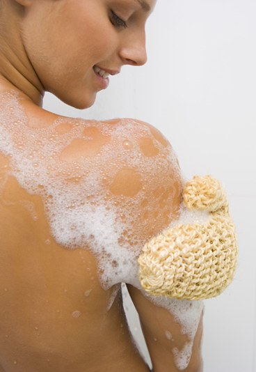 E’ vero che la doccia lava via l’abbronzatura?