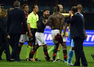 Balotelli fuori dai giochi: squalifica dopo espulsioni in Milan-Napoli