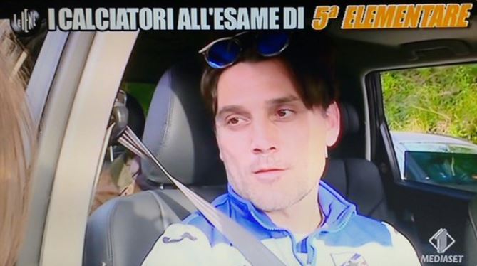 Guardi fanno i bagagli pigmentary nota il kefir