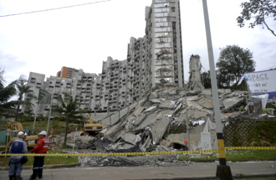 Quante vittime ci sono state per il crollo dell'edificio in Colombia