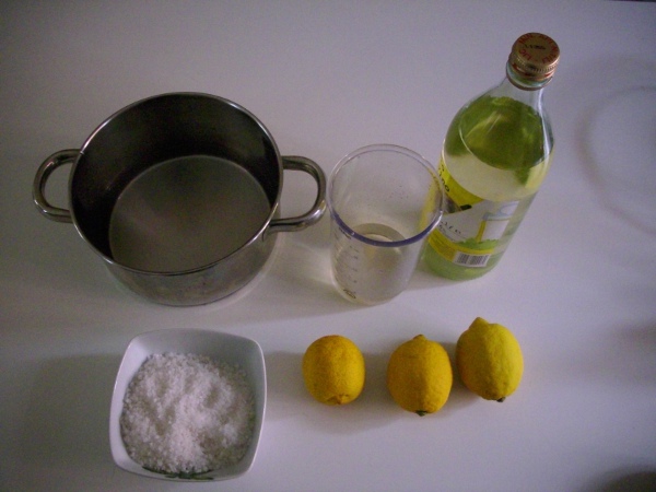 Come realizzare un detergente per i piatti naturale