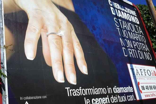 Come trasformare defunti in diamanti