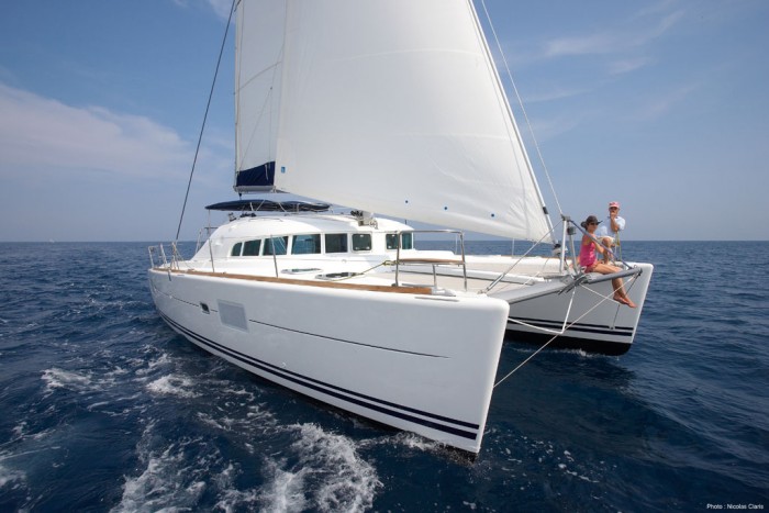 Vacanze in catamarano alle Eolie