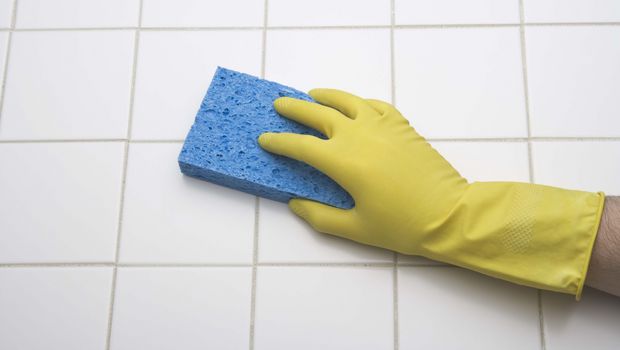 5 SPORCHI SEGRETI DELLA TUA CUCINA (E COME PULIRLI)