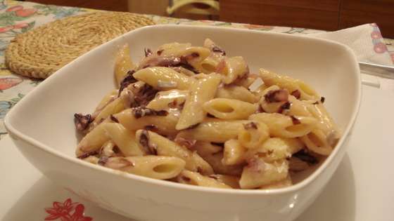 Come fare la pasta al radicchio, noci e gorgonzola