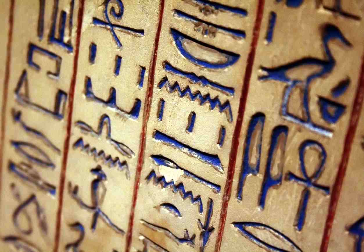 Cosa sono i Geroglifici? Rappresentano davvero la scrittura più antica al mondo?