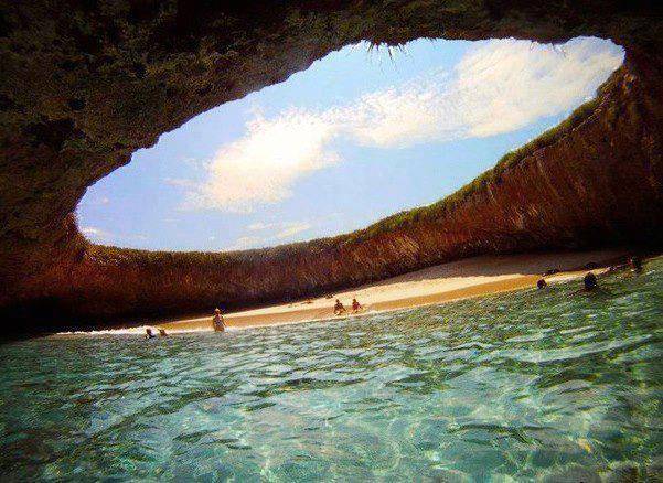 Dove si trova Hidden Beach?