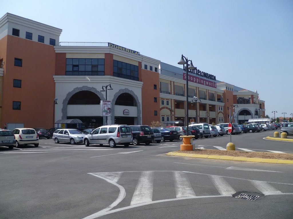 Sarà aperto centro commerciale Corte Lombarda il 1 gennaio 2015?