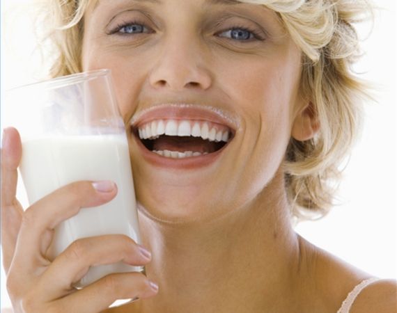 Come migliorare la pelle con il latte