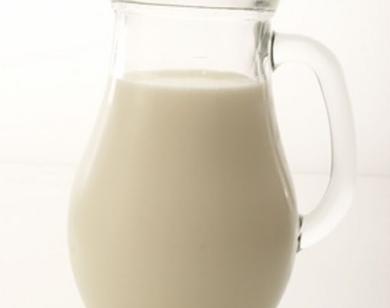 Come lavarsi il viso con il latte