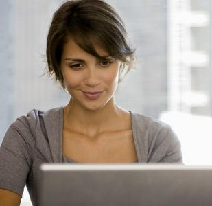 Qual'e' il modo per inserire un file JPG in una e-mail?