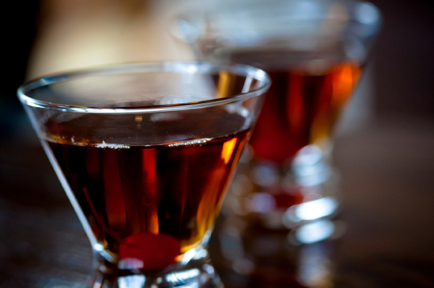 PREPARA UN MANHATTAN: LA RICETTA DEL MANHATTAN CLASSICO
